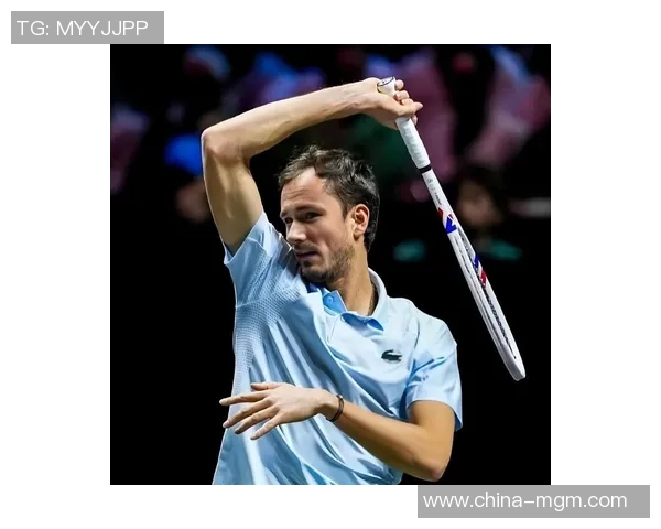 前男人网坛国际第六西蒙坦言执教梅德韦杰夫的艰苦:球员包厢韶光最是折磨